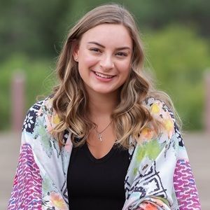 Meet your Posher, Olivia